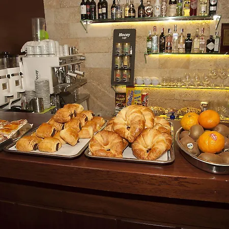 De Francia Y Paris Hotel