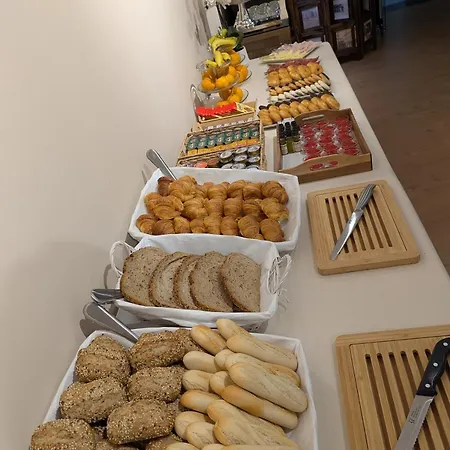 弗朗西亚巴黎酒店 3*