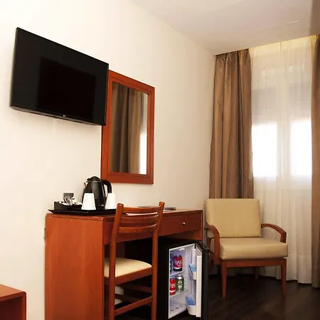 弗朗西亚巴黎酒店 3* 加的斯