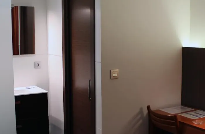 De Francia Y Paris 3*