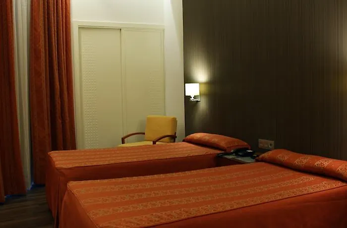 Otel De Francia Y Paris